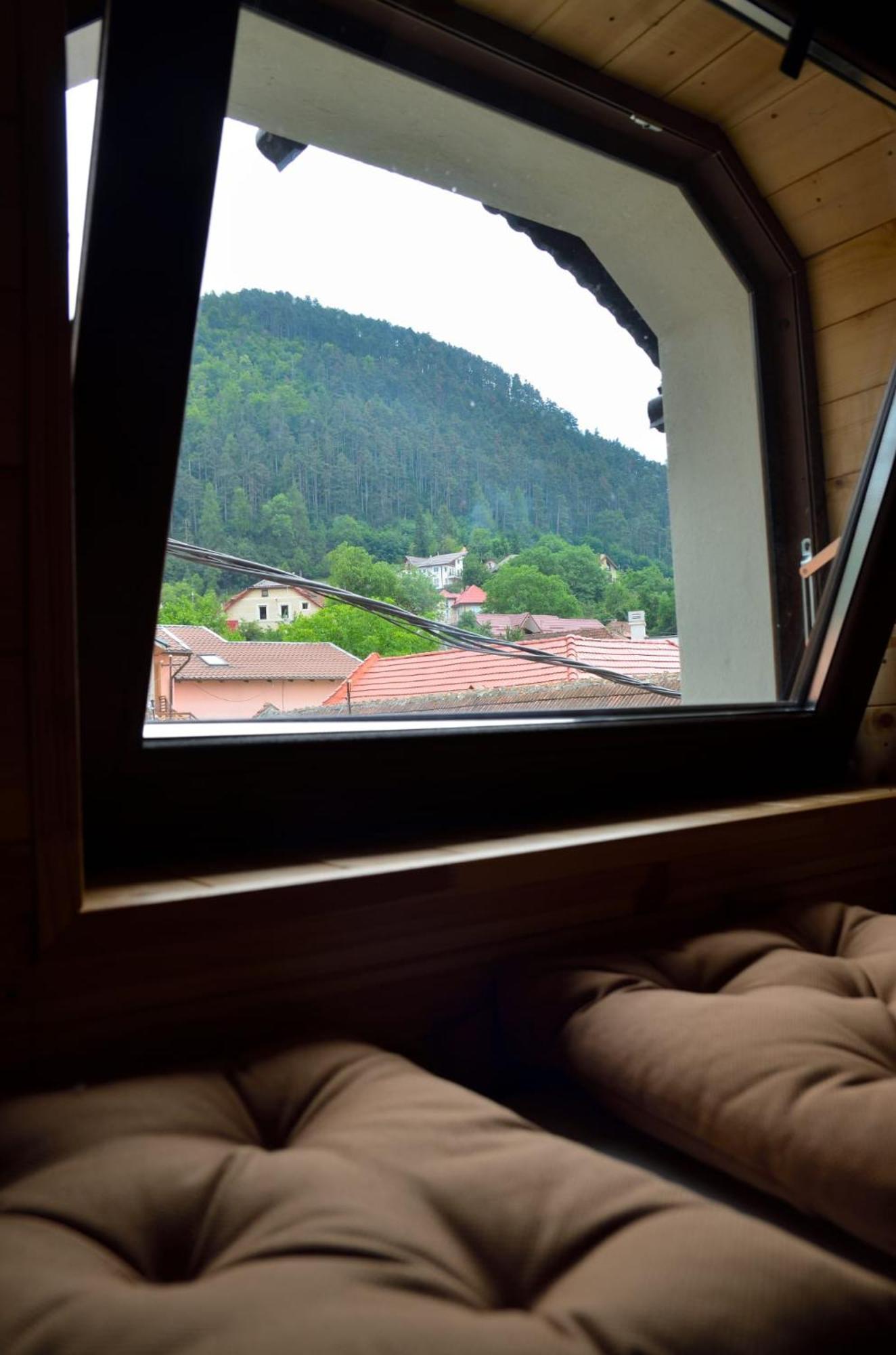 Casa Chiper - Attic Apartment With View Brasov Exterior photo